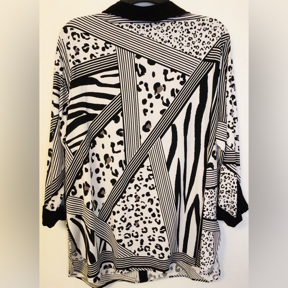 Nygard black white print butt down blouse size 1X - Picture 6 of 6